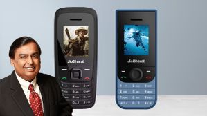 Jio: 2 ಹೊಸ 4G ಫೋನ್ ಬಿಡುಗಡೆ; ಕೇವಲ 1,099 ರೂ.! ವಿಶೇಷತೆಗಳೇನು? Jio: 2 ಹೊಸ 4G ಫೋನ್ ಬಿಡುಗಡೆ; ಕೇವಲ 1,099 ರೂ.! ವಿಶೇಷತೆಗಳೇನು?