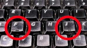 கம்ப்யூட்டர் Keyboard: F மற்றும் J கீயில் மட்டும் கோடு இருப்பது ஏன்? இது தெரியாம டைப் செஞ்சா கேலி செய்வாங்க.. கம்ப்யூட்டர் Keyboard: F மற்றும் J கீயில் மட்டும் கோடு இருப்பது ஏன்? இது தெரியாம டைப் செஞ்சா கேலி செய்வாங்க..