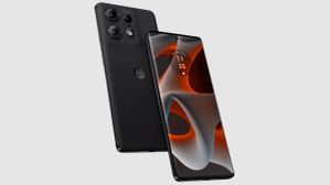 அதிர போகுது ஆர்டர்.. pOLED டிஸ்பிளே.. 50எம்பி கேமரா.. ஆஃபரில் Motorola 5ஜி போன்.. எந்த மாடல்? அதிர போகுது ஆர்டர்.. pOLED டிஸ்பிளே.. 50எம்பி கேமரா.. ஆஃபரில் Motorola 5ஜி போன்.. எந்த மாடல்?