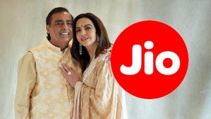 அம்பானிகளை ஆதரிப்பது வெட்கக்கேடு.. IND Vs PAK போட்டியின் போது Jio-வை வறுத்தெடுத்த கஸ்டமர்கள்.. ஏன்? அம்பானிகளை ஆதரிப்பது வெட்கக்கேடு.. IND Vs PAK போட்டியின் போது Jio-வை வறுத்தெடுத்த கஸ்டமர்கள்.. ஏன்?