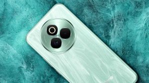 விட்ராதீங்க சார்.. ரூ.21999 பட்ஜெட்ல QUAD டிஸ்பிளே.. 6000mAh பேட்டரி.. SONY கேமரா.. 80W சார்ஜிங்.. எந்த மாடல்? விட்ராதீங்க சார்.. ரூ.21999 பட்ஜெட்ல QUAD டிஸ்பிளே.. 6000mAh பேட்டரி.. SONY கேமரா.. 80W சார்ஜிங்.. எந்த மாடல்?
