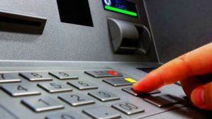 ஜூலை 1 முதல்.. இந்த வங்கியில் அக்கவுண்ட் இருக்கா? இனி ATM-ல் பணம் எடுக்கும்போது இதை தெரிஞ்சுக்கோங்க.. ஜூலை 1 முதல்.. இந்த வங்கியில் அக்கவுண்ட் இருக்கா? இனி ATM-ல் பணம் எடுக்கும்போது இதை தெரிஞ்சுக்கோங்க..