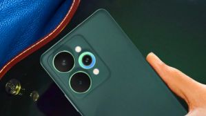 அவசரப்பட்டு எந்த போனும் வாங்காதீங்க.. 7000mAh பேட்டரி.. 80W சார்ஜிங்.. வருகிறது புது Realme போன்.. எந்த மாடல்? அவசரப்பட்டு எந்த போனும் வாங்காதீங்க.. 7000mAh பேட்டரி.. 80W சார்ஜிங்.. வருகிறது புது Realme போன்.. எந்த மாடல்?