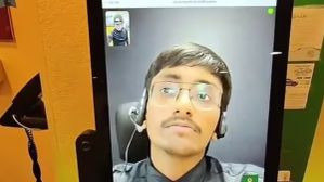 குருநாதா இங்கேயும் வந்துட்டீங்களா.. ஓட்டலில் டிஜிட்டல் வரவேற்பாளர்.. எந்த இடம் தெரியுமா? குருநாதா இங்கேயும் வந்துட்டீங்களா.. ஓட்டலில் டிஜிட்டல் வரவேற்பாளர்.. எந்த இடம் தெரியுமா?