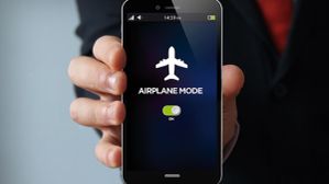 ஸ்மார்ட்போனில் உள்ள Airplane Mode.. இவ்வளவு விஷயத்துக்குப் பயன்படுமா? கட்டாயம் தெரிஞ்சுக்கோங்க.. ஸ்மார்ட்போனில் உள்ள Airplane Mode.. இவ்வளவு விஷயத்துக்குப் பயன்படுமா? கட்டாயம் தெரிஞ்சுக்கோங்க..