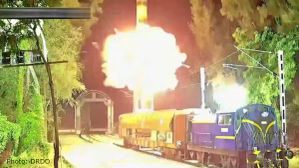 ரயில் பெட்டியில் இருந்து பாய்ந்த அக்னி பிரைம் ஏவுகணை.. DRDO விளக்கம்! ரயில் பெட்டியில் இருந்து பாய்ந்த அக்னி பிரைம் ஏவுகணை.. DRDO விளக்கம்!