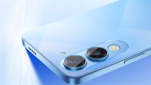 அள்ளி கொடுக்கும் அமேசான்.. 6000mAh பேட்டரி.. சோனி கேமரா.. கம்மி விலையில் iQOO  5ஜி போன்.. எந்த மாடல்?