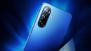 புது Samsung 5ஜி போன் வாங்க ஐடியா இருக்கா? 6 வருட OS அப்டேட்.. 50எம்பி கேமரா.. இதை மிஸ் பண்ணாதீங்க.. புது Samsung 5ஜி போன் வாங்க ஐடியா இருக்கா? 6 வருட OS அப்டேட்.. 50எம்பி கேமரா.. இதை மிஸ் பண்ணாதீங்க..