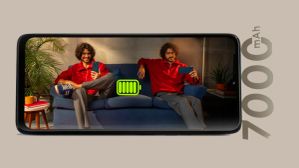 வெறும் ரூ.7,499 பட்ஜெட்டில் 7000mAh பேட்டரி.. 50எம்பி கேமரா.. விற்பனைக்கு வந்தது புது Moto போன்.. எந்த மாடல்? வெறும் ரூ.7,499 பட்ஜெட்டில் 7000mAh பேட்டரி.. 50எம்பி கேமரா.. விற்பனைக்கு வந்தது புது Moto போன்.. எந்த மாடல்?