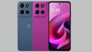 இரண்டு புதிய 5ஜி போன்களை அறிமுகம் செய்த Motorola.. 5200mAh பேட்டரி.. 50MP கேமரா.. எந்த மாடல்? இரண்டு புதிய 5ஜி போன்களை அறிமுகம் செய்த Motorola.. 5200mAh பேட்டரி.. 50MP கேமரா.. எந்த மாடல்?
