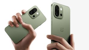 ஆர்டர் அள்ளுது.. OnePlus-ன் முதல் மினி ஸ்மார்ட்போனின் மீது திடீர் விலை குறைப்பு.. எவ்வளவு? என்ன மாடல்?