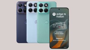ஆரம்பமே சூப்பர் ஆஃபர்.. இன்று விற்பனைக்கு வரும் புது Motorola 5ஜி போன்.. 7000mAh பேட்டரி.. எந்த மாடல்? ஆரம்பமே சூப்பர் ஆஃபர்.. இன்று விற்பனைக்கு வரும் புது Motorola 5ஜி போன்.. 7000mAh பேட்டரி.. எந்த மாடல்?