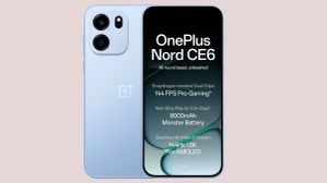 சத்தமின்றி OnePlus 5ஜி போனின் விலை உயர்வு.. 8000mAh பேட்டரி.. 50எம்பி கேமரா.. எந்த மாடல்? சத்தமின்றி OnePlus 5ஜி போனின் விலை உயர்வு.. 8000mAh பேட்டரி.. 50எம்பி கேமரா.. எந்த மாடல்?