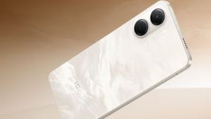 iQOO போட்டான் பாரு.. பட்ஜெட்ல 6500mAh பேட்டரி.. 44W ஃபாஸ்ட் சார்ஜிங்.. 50MP கேமரா.. எந்த மாடல்? iQOO போட்டான் பாரு.. பட்ஜெட்ல 6500mAh பேட்டரி.. 44W ஃபாஸ்ட் சார்ஜிங்.. 50MP கேமரா.. எந்த மாடல்?