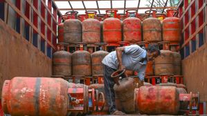 ஆகஸ்ட் 16க்குள் இந்த வேலையை முடிக்கவும்.. இல்லையெனில் LPG சிலிண்டர் பெறுவதில் சிக்கல்! ஆகஸ்ட் 16க்குள் இந்த வேலையை முடிக்கவும்.. இல்லையெனில் LPG சிலிண்டர் பெறுவதில் சிக்கல்!