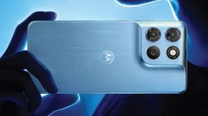 போட்டான் பாரு மோட்டோ.. பட்ஜெட்ல SONY கேமரா.. 7000mAh பேட்டரி.. 30W சார்ஜிங்.. 6GB ரேம்.. எந்த மாடல்?