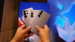 Samsung Galaxy S26 Ultra vs S25 Ultra: कीमत, फीचर्स और AI अपग्रेड - कौन सा फोन खरीदें?