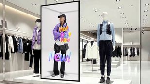 Samsung Brings AI And 3D Display Tech To Retail Spaces: Includes Glasses-Free 3D Displays