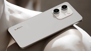 வீட்டுக்கு 2 ஆர்டர்.. ரூ.6,999 க்கு 5000mAh பேட்டரி.. 10W சார்ஜிங்.. 8GB ரேம்.. 13MP கேமரா.. எந்த மாடல்?