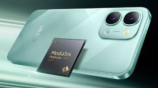 வாவ் iQOO.. பக்கா பட்ஜெட்டில் 7200mAh ரிவர்ஸ் சார்ஜிங் பேட்டரி, IP69 ரேட்டிங், 8GB ரேம்!