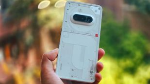 நாளைக்கு இந்தியாவில் லான்ச் ஆகும் புது Nothing போன்.. IP64 ரேட்டிங்.. 50MP கேமரா.. எந்த மாடல்? என்ன விலை?