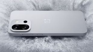 மொத்த சாம்ராஜ்யமே மிரளுது.. 7500mAh பேட்டரி.. 100W சார்ஜிங்.. OLED டிஸ்பிளே.. IP69K ரேட்டிங்.. எந்த மாடல்?