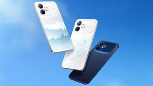 மிட்-ரேஞ்ச் மிரளுது.. 7000mAh பேட்டரி.. 80W ஃபாஸ்ட் சார்ஜிங்.. 50MP கேமரா.. AMOLED டிஸ்பிளே.. எந்த மாடல்?