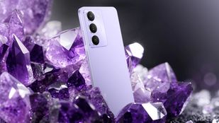 அடிச்சு தூக்குது விற்பனை.. வெறும் ரூ.12,813 க்கு 6000mAh பேட்டரி.. 15W சார்ஜிங்.. 120Hz டிஸ்பிளே.. எந்த மாடல்?