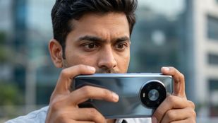 7000mAh బ్యాటరీ ఫోన్ల యుద్ధం: రియల్‌మీ vs వివోలో విజేత ఎవరు?