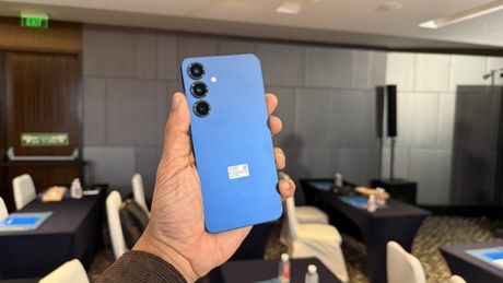 Samsung Galaxy S25 Plus Price in India Drops by ₹25,000 on Flipkart and Amazon: Is There a Catch? Samsung Galaxy S25 Plus Price in India Drops by ₹25,000 on Flipkart and Amazon: Is There a Catch?