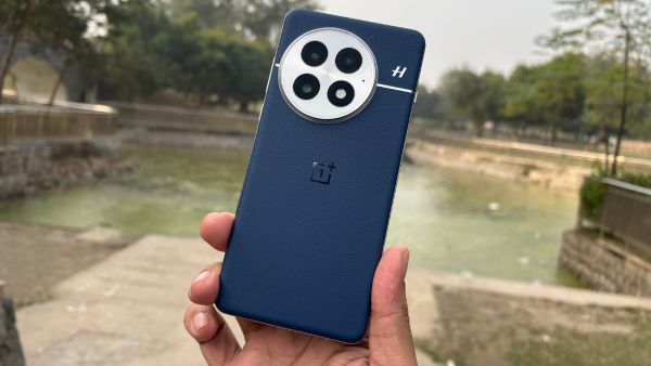 Women’s Day 2025: Best Premium Smartphones to Buy
