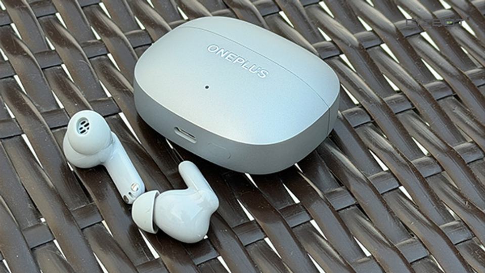 OnePlus Nord Buds 4 Pro: ANC and Transperancy