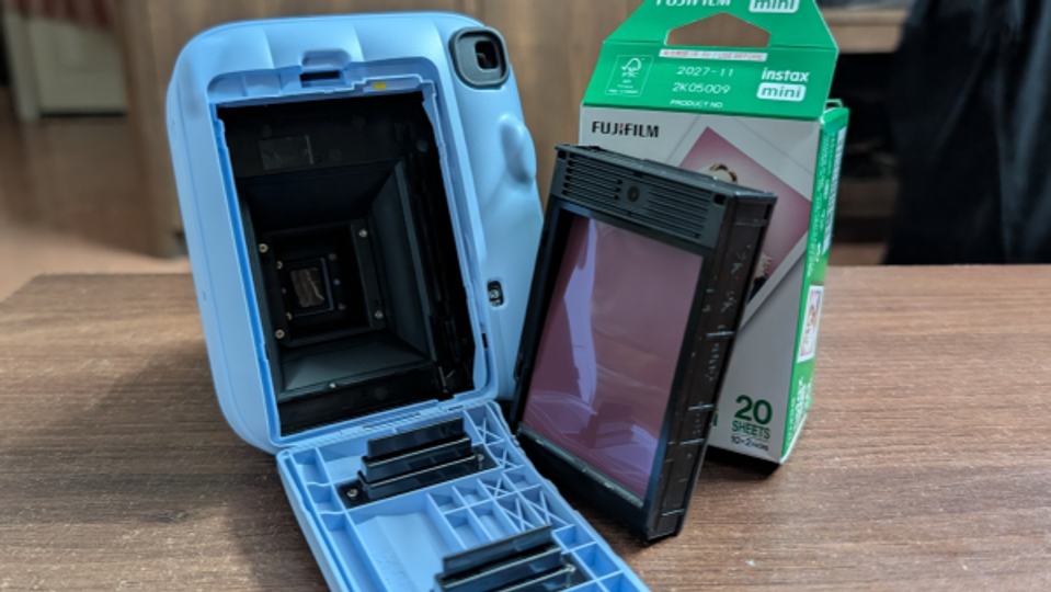 Fujifilm Instax Mini 13 Review: Ease of Setup