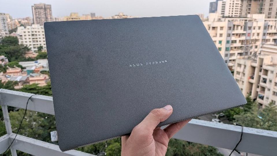 ASUS Zenbook S14 (2026) Review: Design and Build