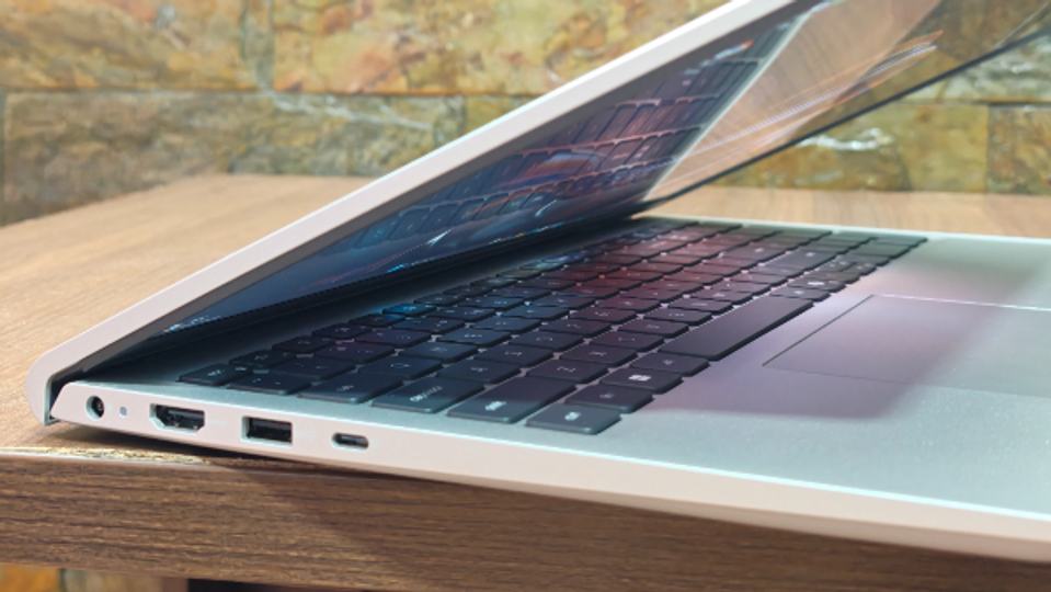 Dell 15 (2026) Review: Ports and Connectivity