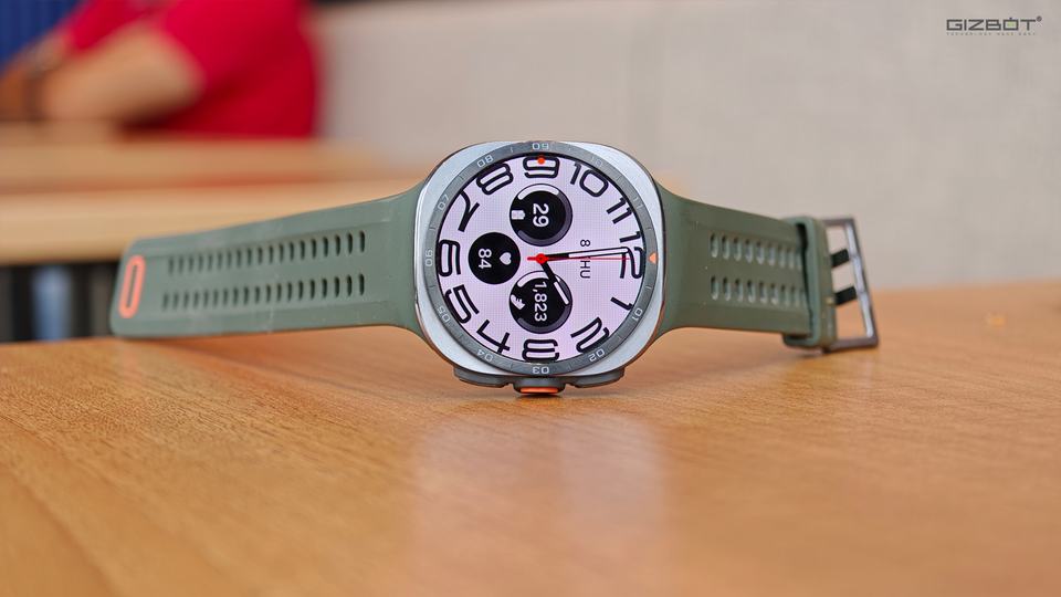 Galaxy Watch Ultra 2 Review: Display