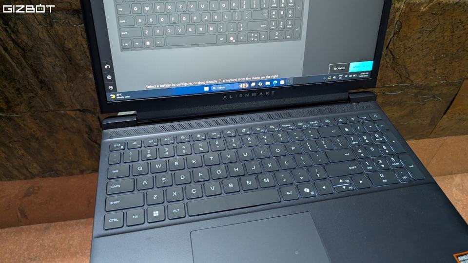 Dell Alienware 15 (2026) Review: Keyboard and Trackpad