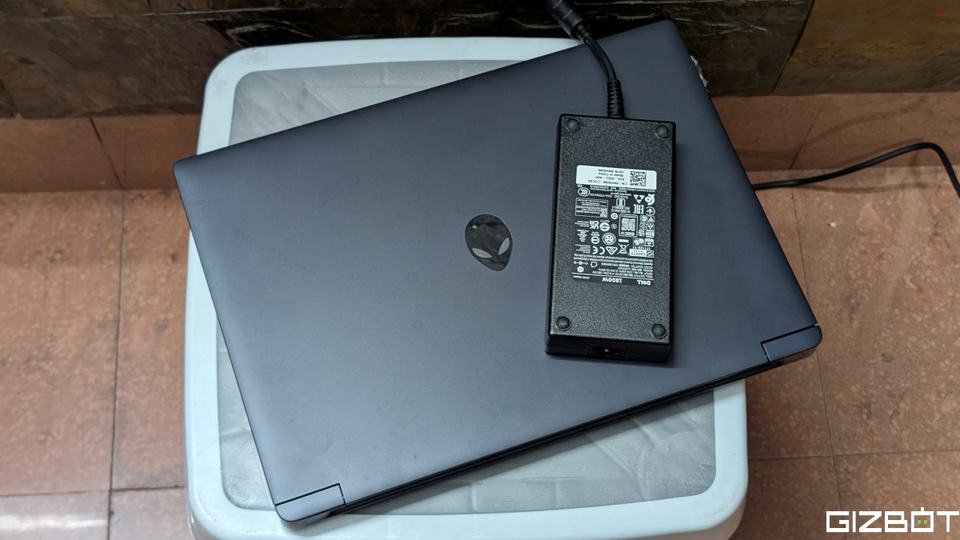 Dell Alienware 15 (2026) Review: Battery Life