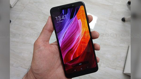 Vibrant 18:9 aspect ratio screen Vibrant 18:9 aspect ratio screen