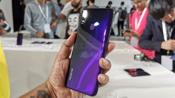 Hardware- Snapdragon 710, Adreno 616, 4 & 6GB RAM Hardware- Snapdragon 710, Adreno 616, 4 & 6GB RAM
