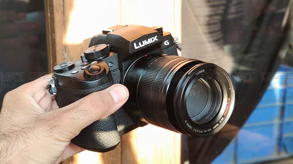 Compact And Rugged Body That Offers Good Grip Compact And Rugged Body That Offers Good Grip