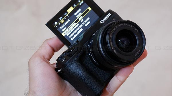 Handling- Compact Design Offers Amazing Grip Handling- Compact Design Offers Amazing Grip