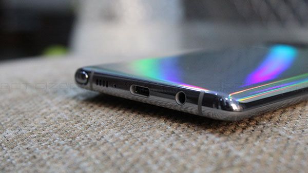 3.5mm Headphone Jack, MicroSD card Support, No Water-Dust Protection 3.5mm Headphone Jack, MicroSD card Support, No Water-Dust Protection