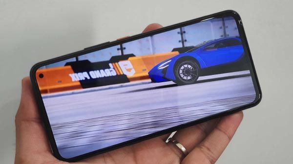 180Hz Response Rate AMOLED DIsplay 180Hz Response Rate AMOLED DIsplay
