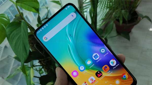 Premium Plastic Body With Full HD+Display Premium Plastic Body With Full HD+Display