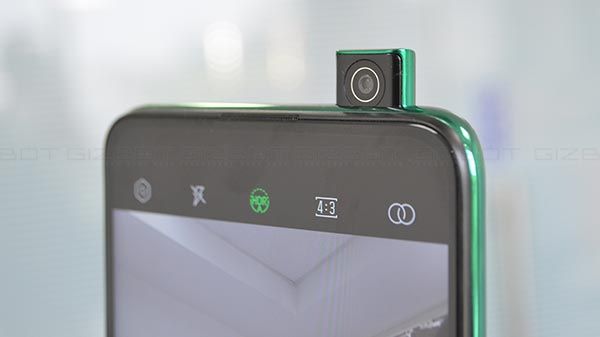 Quick Pop-Up Selfie Camera Quick Pop-Up Selfie Camera