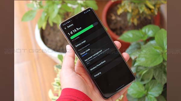 Battery Life: Good But Not Extraordinary Battery Life: Good But Not Extraordinary