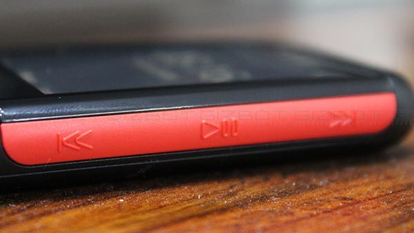 Dedicated Music Controls, Audio Performance And FM Player Dedicated Music Controls, Audio Performance And FM Player