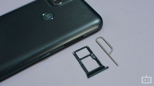 Bulky Form Factor, Hybrid MicroSD Card Slot Bulky Form Factor, Hybrid MicroSD Card Slot