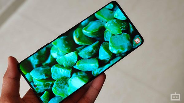 Best-in-Business Quad HD AMOLED Display Best-in-Business Quad HD AMOLED Display